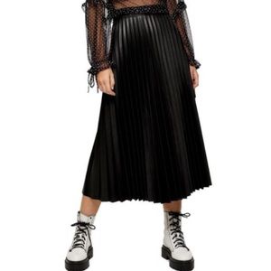 ✨NWT: TOPSHOP Black Faux Leather Pleat Midi Skirt